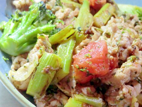 緑黄色野菜づくし、豚野菜炒め